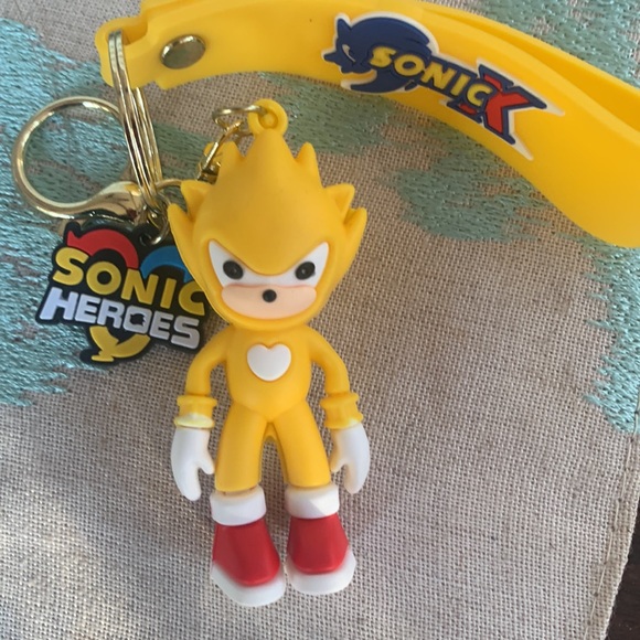 3 Sonic Heroes Bundle Key chain or backpack charm Brand New Never used - Picture 1 of 11
